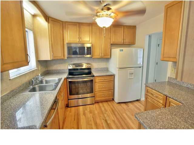 5766 Wyncliff Rd, North Charleston, SC 29418