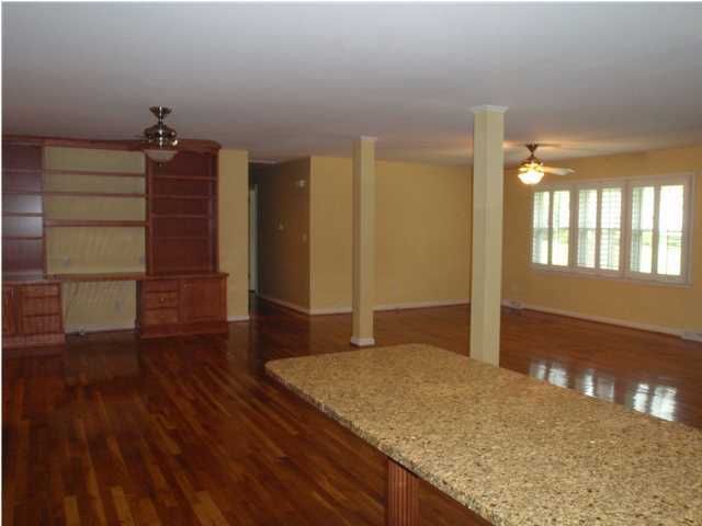 1069 Northbridge Dr, Charleston, SC 29407