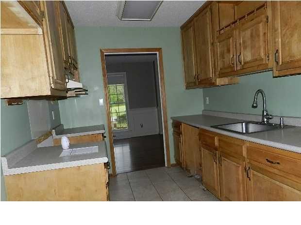 221 Pointer Dr, Summerville, SC 29485