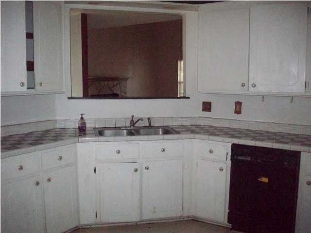 615 Dolphin Dr, Summerville, SC 29485