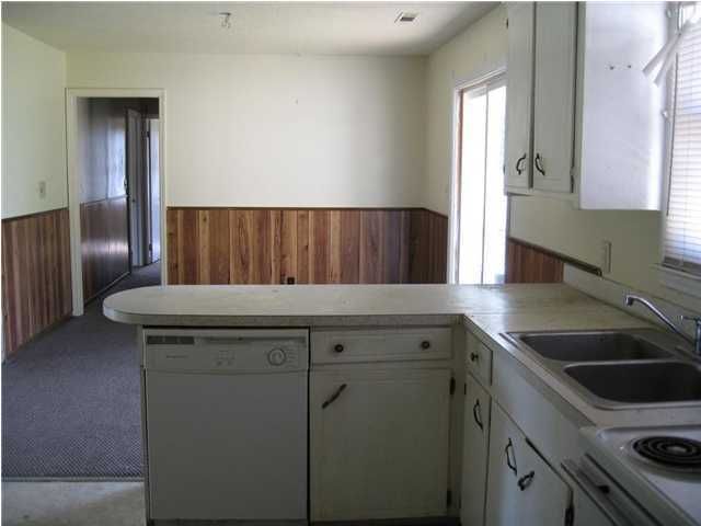 1622 Rifle Range Rd, Mount Pleasant, SC 29464