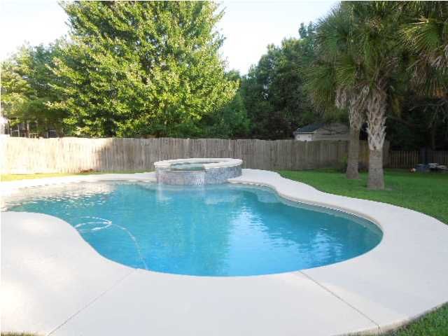 2009 Thornhill Dr, Summerville, SC 29485