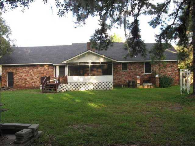 1009 Magnolia Ln, Moncks Corner, SC 29461