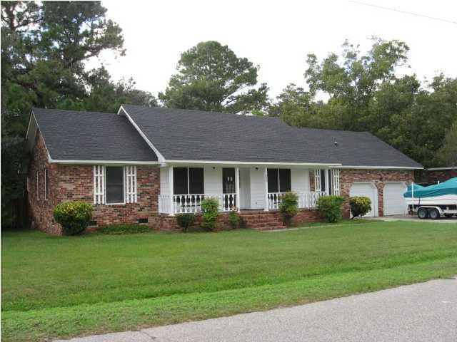 1009 Magnolia Ln, Moncks Corner, SC 29461