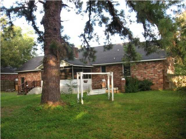 1009 Magnolia Ln, Moncks Corner, SC 29461