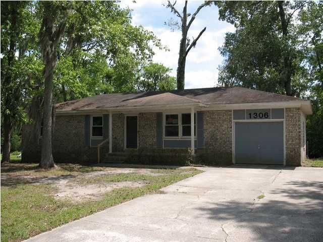 1306 Dennis Blvd, Moncks Corner, SC 29461