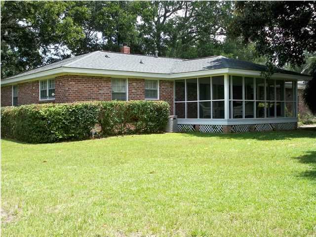 1104 Darwin St, James Island, SC 29412