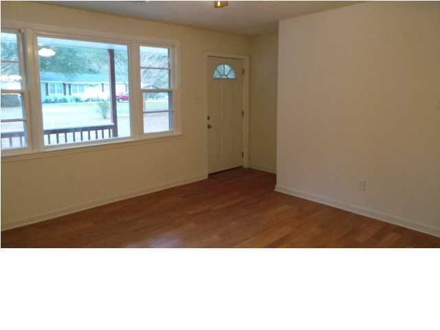 1055 Leonard Dr, Johns Island, SC 29455
