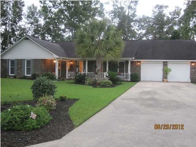 207 Mulberry Ct, North Charleston, SC 29418