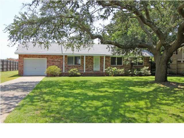 1720 Battalion Dr, Charleston, SC 29412
