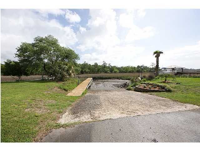 312 Jamesbury Rd, Wando, SC 29492
