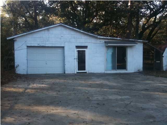 922 Leonard Dr, Johns Island, SC 29455