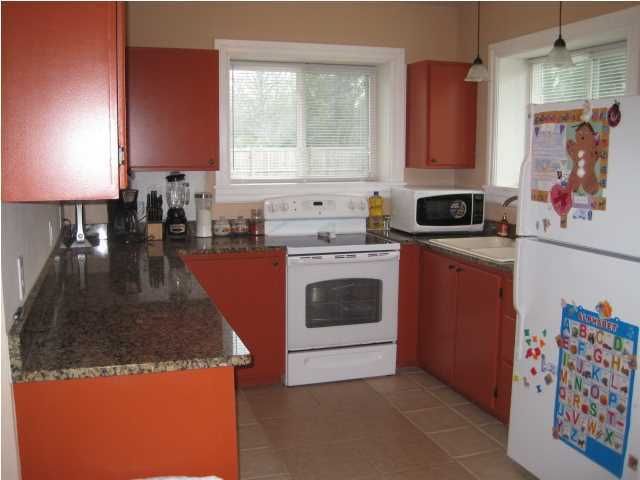 2881 Fernwood Dr, North Charleston, SC 29406