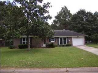 102 Confederate Ct, Summerville, SC 29483
