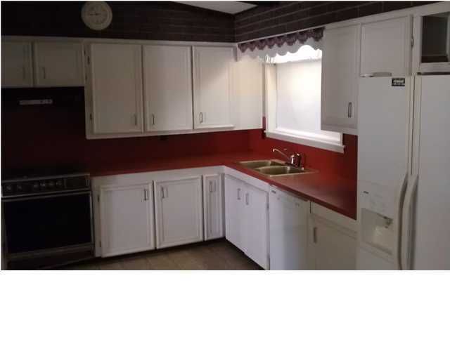 301 Duboise St, Bonneau, SC 29431