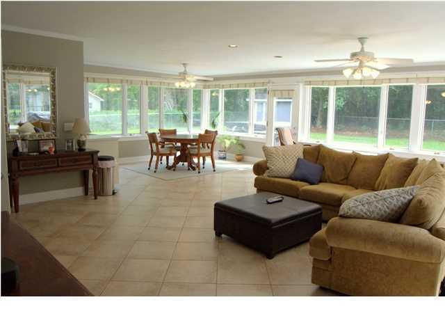 1435 Kinglet Dr, Mount Pleasant, SC 29464