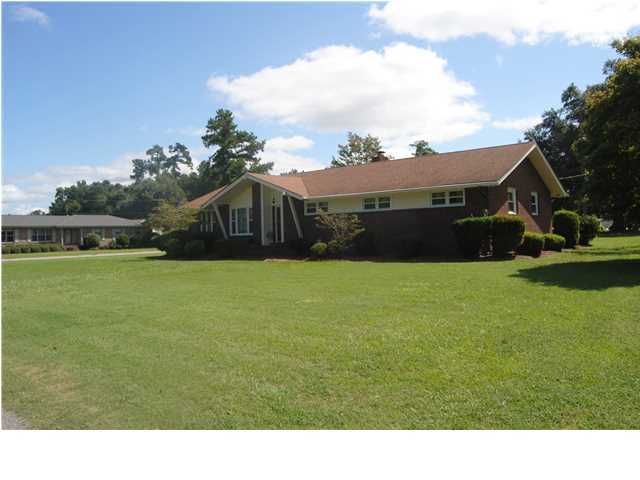 220 Land O Pines Cir, Moncks Corner, SC 29461