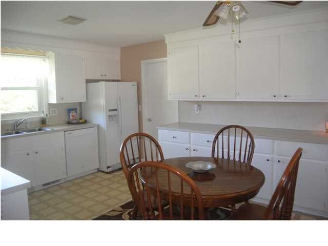 220 Land O Pines Cir, Moncks Corner, SC 29461