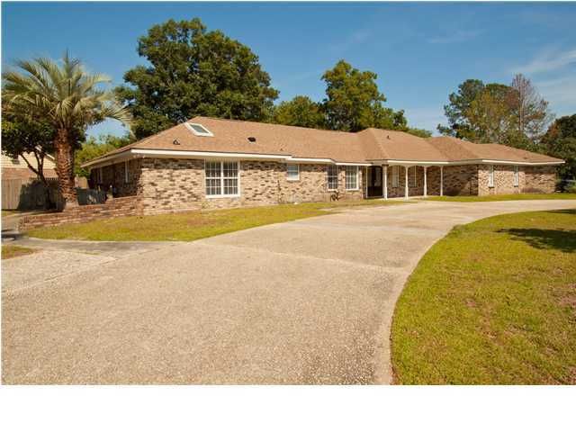 23 Shadowmoss Pky, Charleston, SC 29414