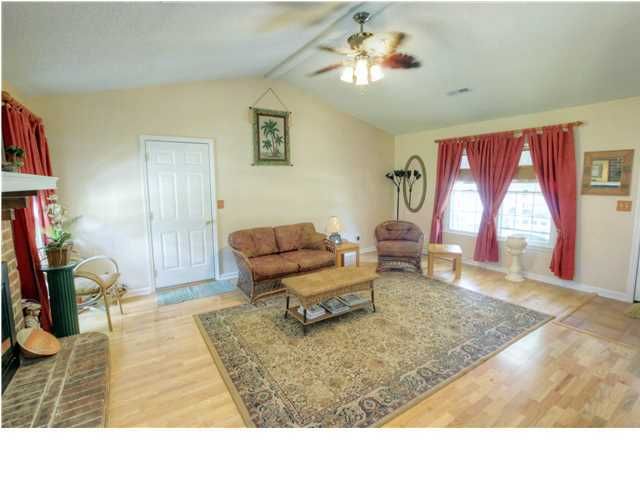 200 James St, Summerville, SC 29483