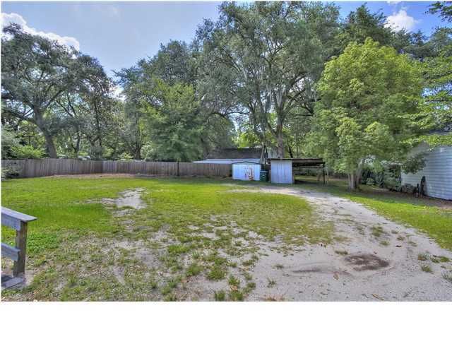 906 S Main St, Summerville, SC 29483