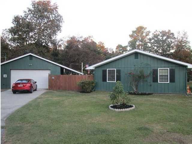 301 General Moultrie Dr, Bonneau, SC 29431