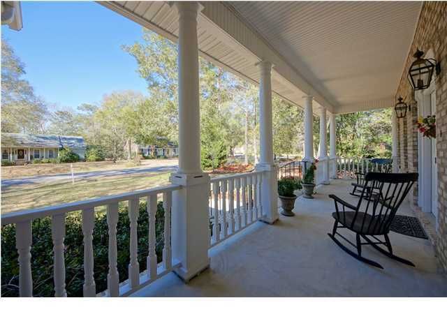 626 E Hobcaw Dr, Mount Pleasant, SC 29464