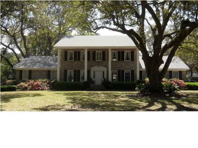 283 Molasses Ln, Mount Pleasant, SC 29464