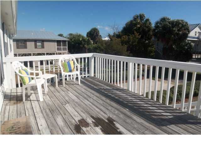 208 Harrelson St, Edisto Beach, SC 29438