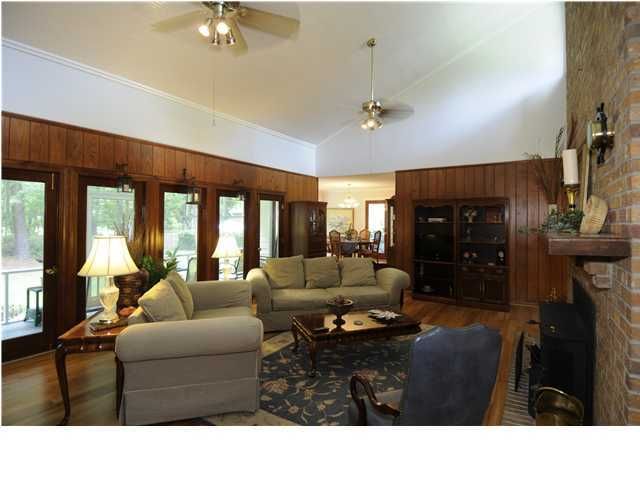 806 Indigo Ct, Mount Pleasant, SC 29464