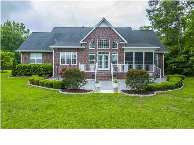 1004 Retreat Ave, Moncks Corner, SC 29461
