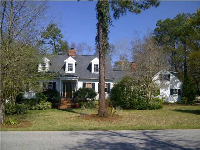 635 E Hobcaw Dr, Mount Pleasant, SC 29464