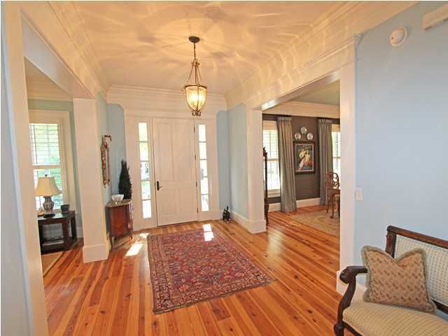 39 Frogmore Rd, Mount Pleasant, SC 29464