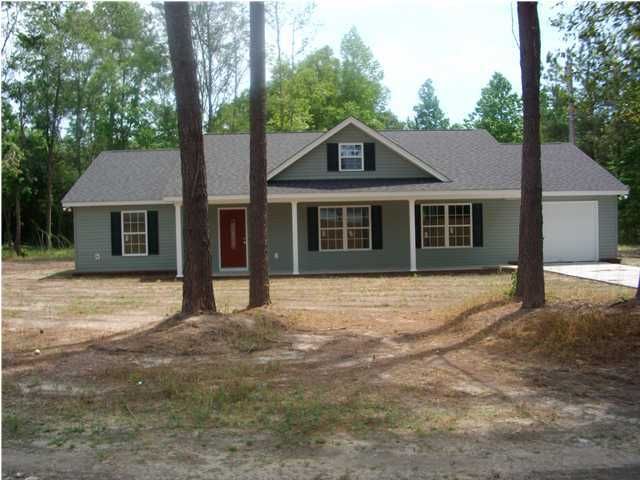 111 Thunder Hollow Ln, Moncks Corner, SC 29461