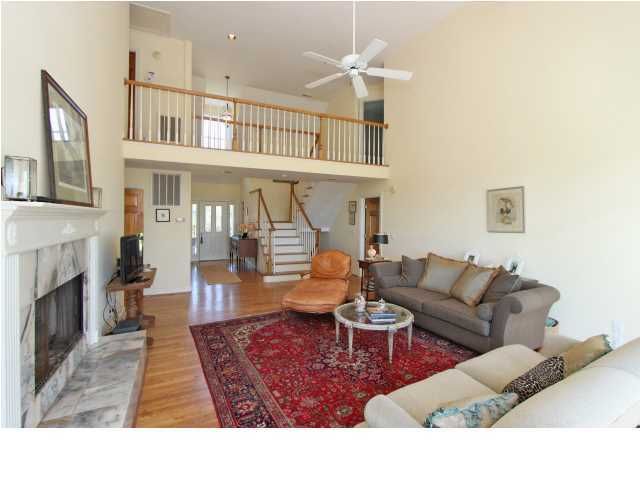 1631 Headquarters Plantation Dr, Charleston, SC 29455