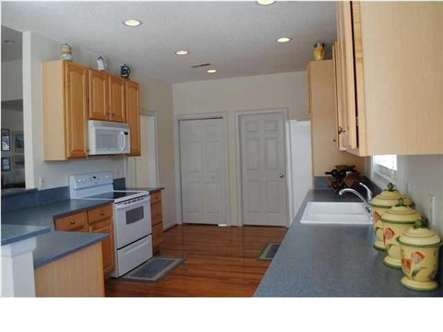 690 Hamlet Cir, Goose Creek, SC 29445