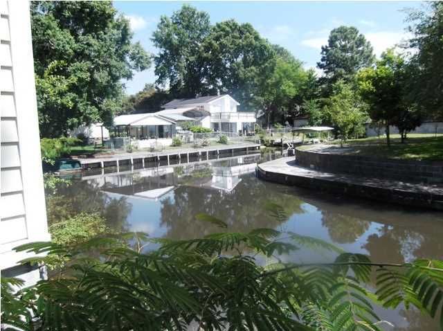 342 Lake Moultrie Dr, Bonneau, SC 29431