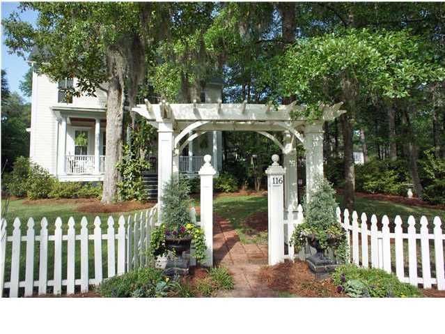 116 W Carolina Ave, Summerville, SC 29483