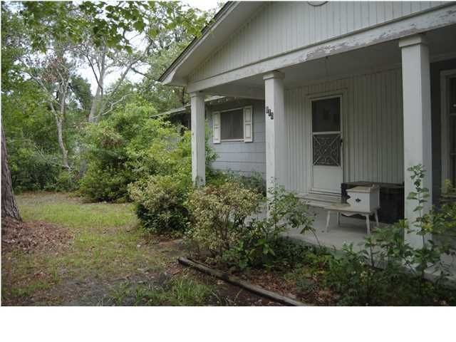 111 Berkeley Ct, Saint Stephen, SC 29479