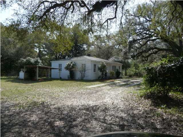 1262 N Pinckney St, Mcclellanville, SC 29458
