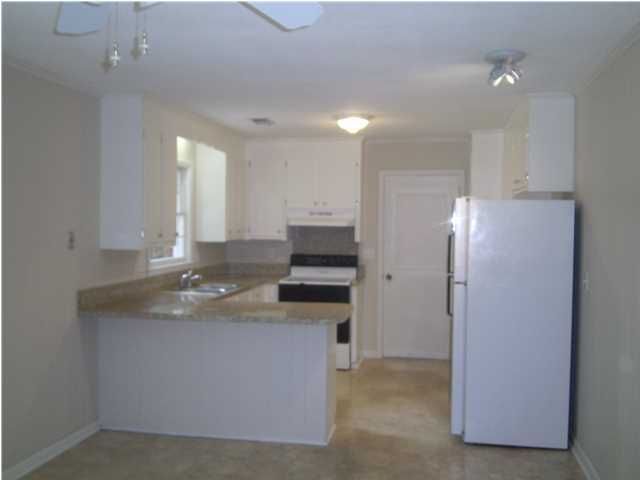 4736 Glenn St, North Charleston, SC 29405