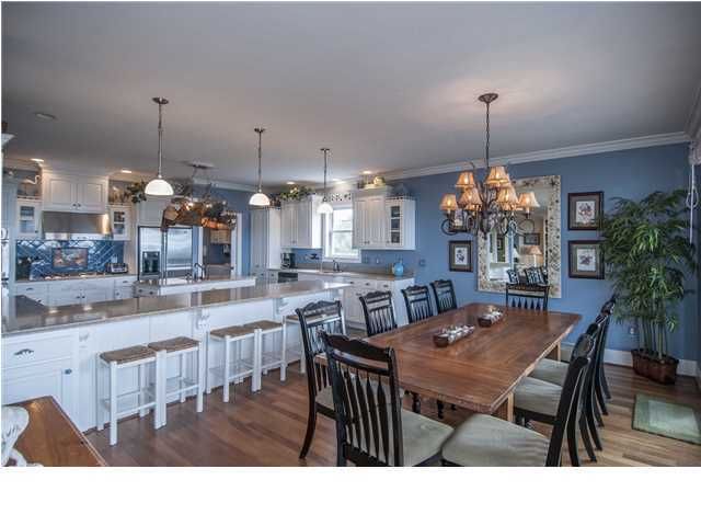 3416 Palmetto Blvd, Edisto Beach, SC 29438