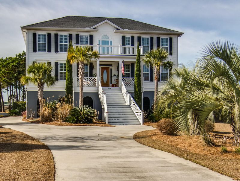 1994 Sandy Point Ln, Mount Pleasant, SC 29466