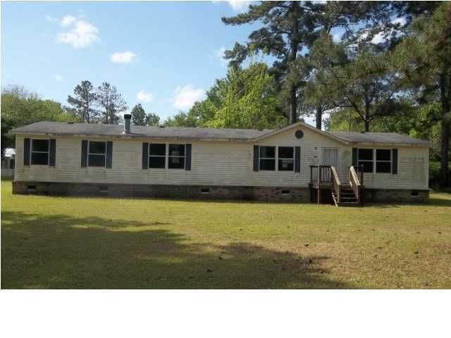 433 Ranch Dr, Moncks Corner, SC 29461