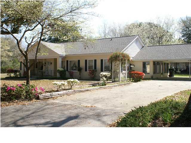139 N Main St, Ridgeville, SC 29472