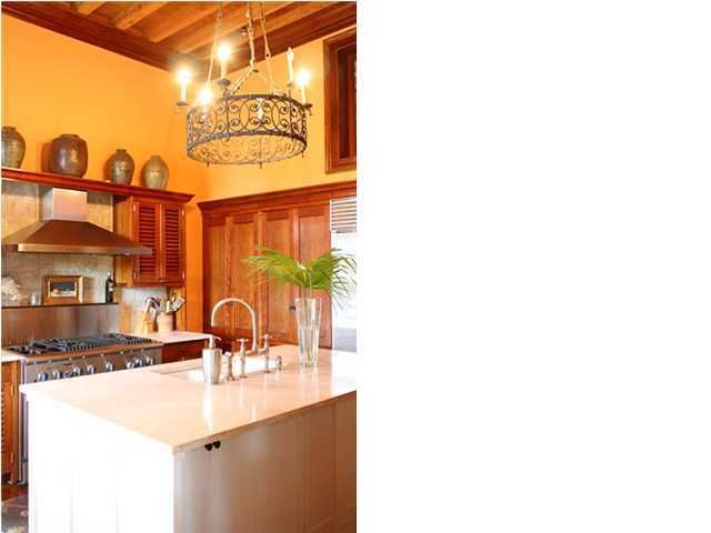 215 Country Club Ln, Charleston, SC 29412