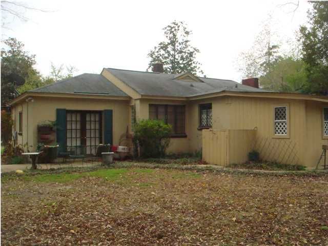 1448 N Edgewater Dr, Charleston, SC 29407