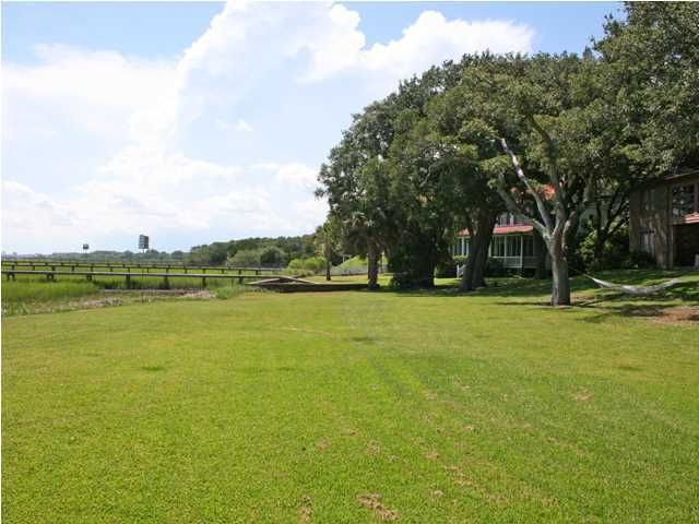 102 Mary St, Mount Pleasant, SC 29464