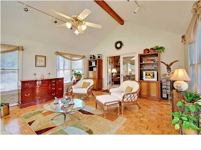 81 King Charles Cir, Summerville, SC 29485