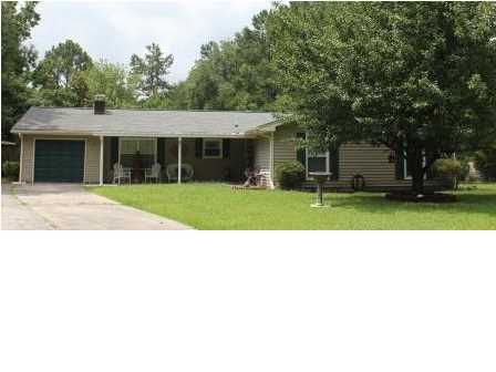 106 Confederate Ct, Summerville, SC 29483